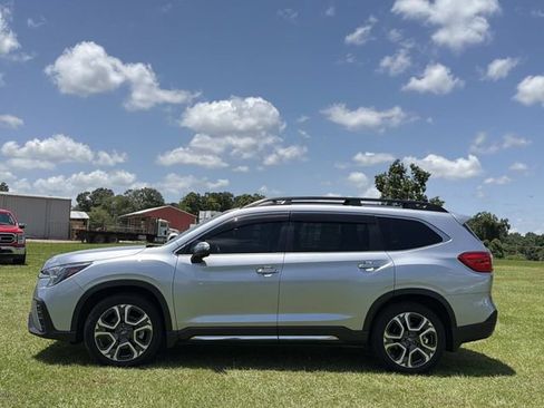 Used 2023 Subaru Ascent Touring AWD/4WD image 11