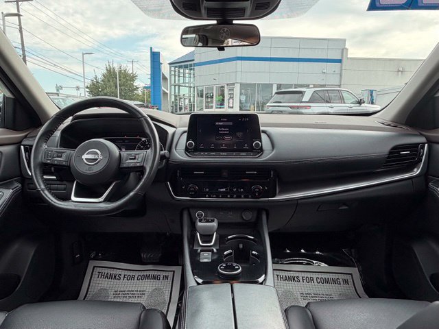 Used 2022 Nissan Rogue SV w/ SV Premium Package AWD/4WD image 3