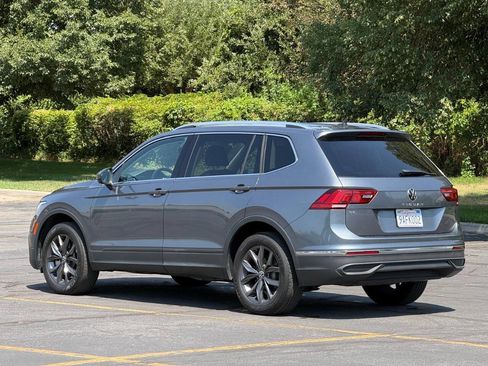 Used 2022 Volkswagen Tiguan SE FWD image 3