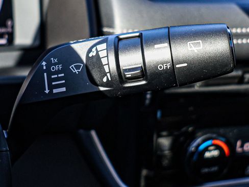 New 2025 Nissan Rogue SL image 25