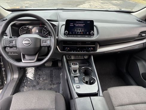 Used 2025 Nissan Rogue SV image 28