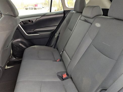 Used 2019 Toyota RAV4 LE image 14