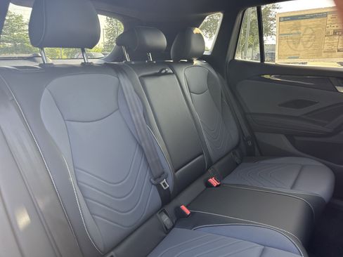 Certified 2026 Volkswagen Tiguan SE R-Line FWD image 47