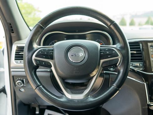 Used 2021 Jeep Grand Cherokee Limited w/ Luxury Group II AWD/4WD image 16