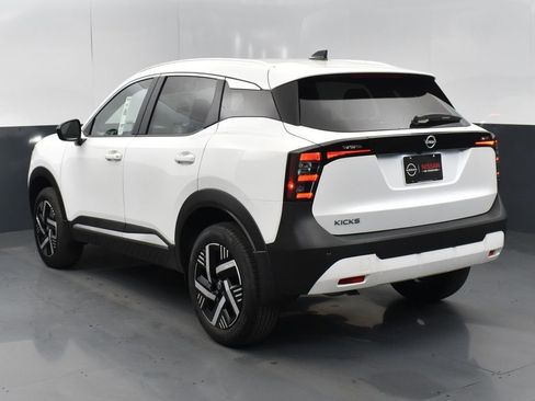 New 2026 Nissan Kicks SV image 6