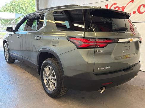 Used 2023 Chevrolet Traverse LT FWD image 9