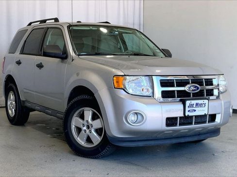 Used 2011 Ford Escape XLT image 1