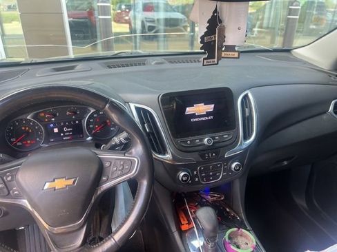 Used 2022 Chevrolet Equinox LT image 9