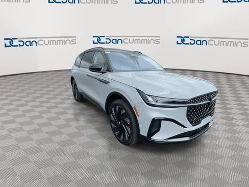 New 2026 Lincoln Nautilus Reserve w/ Jet Appearance Package AWD/4WD image 2