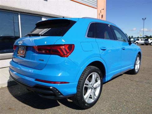 Used 2020 Audi Q3 2.0T Premium Plus w/ Premium Plus Package AWD/4WD image 3