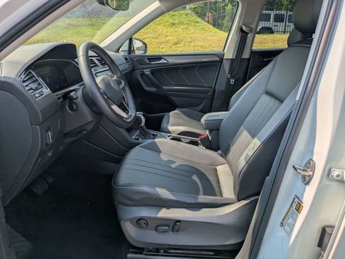 Used 2023 Volkswagen Tiguan SE AWD/4WD image 20