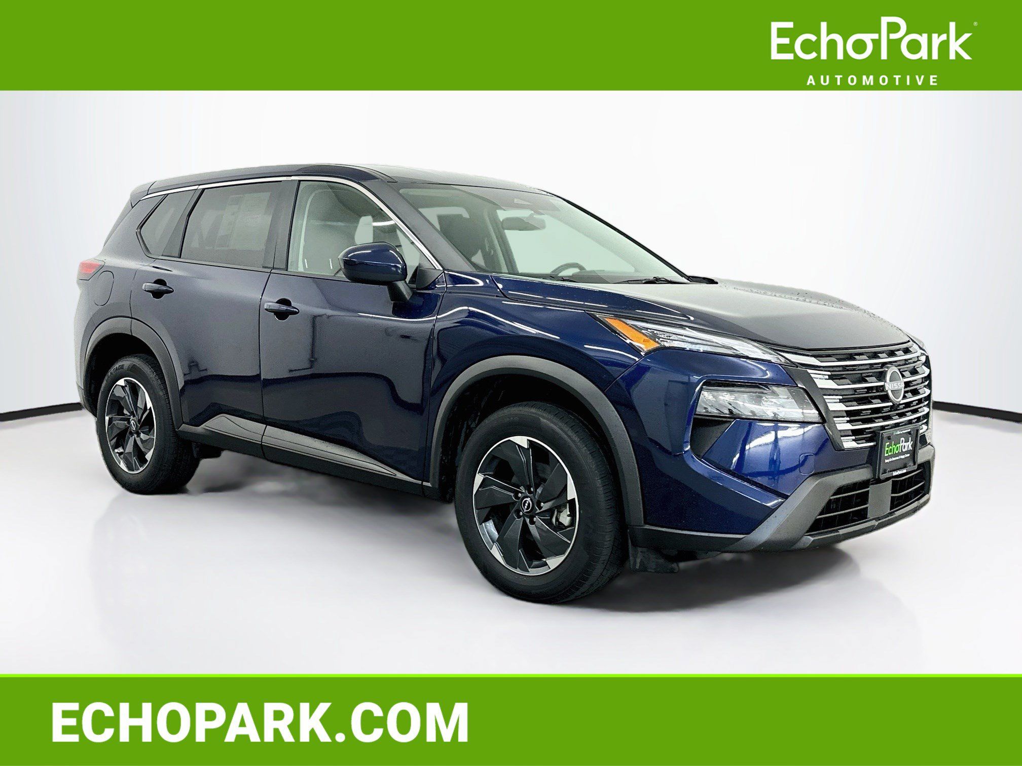Used 2025 Nissan Rogue SV AWD/4WD image 1