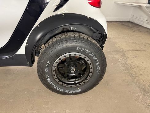 Used 2014 smart fortwo pure RWD image 24