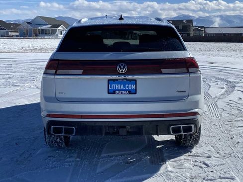Used 2024 Volkswagen Atlas Cross Sport SEL R-Line image 13