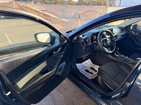 Used 2016 MAZDA MAZDA3 i Sport w/ Preferred Equipment Package image 14