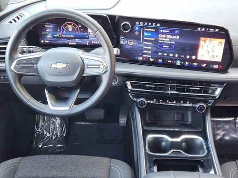 Used 2024 Chevrolet Traverse LT FWD image 27