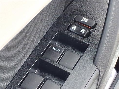 Used 2017 Toyota Corolla LE w/ Carpet Mat Package (TMS) image 12