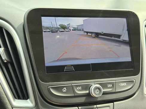 Used 2025 Chevrolet Malibu LT FWD image 25