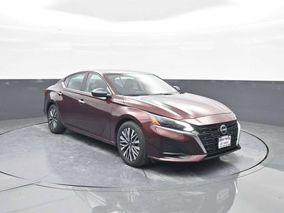 Used 2024 Nissan Altima 2.5 SV