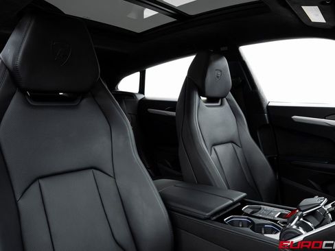 Used 2022 Lamborghini Urus image 33