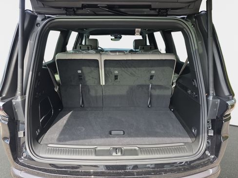 New 2026 Jeep Grand Wagoneer 4WD image 30