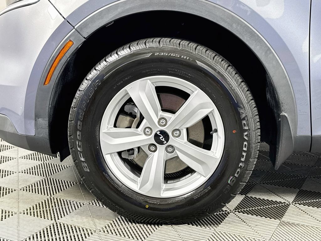 Used 2023 Kia Sorento LX AWD/4WD image 30