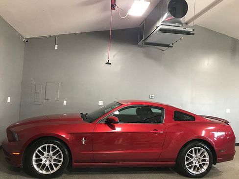 Used 2013 Ford Mustang Premium image 6