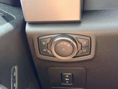 Used 2017 Ford F150 XLT w/ Equipment Group 302A Luxury AWD/4WD image 19