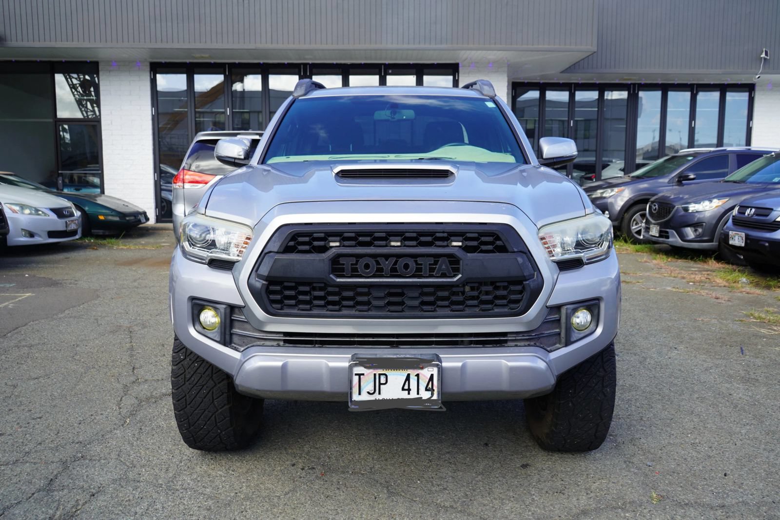 Used 2017 Toyota Tacoma TRD Sport RWD image 3