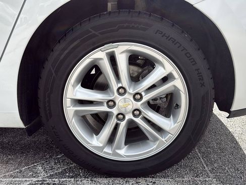 Used 2017 Chevrolet Cruze LT w/ Convenience Package FWD image 43