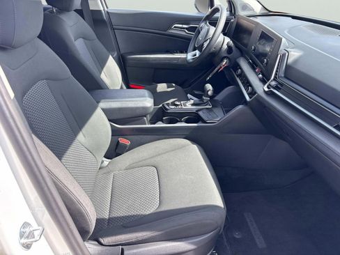 Used 2024 Kia Sportage LX image 22