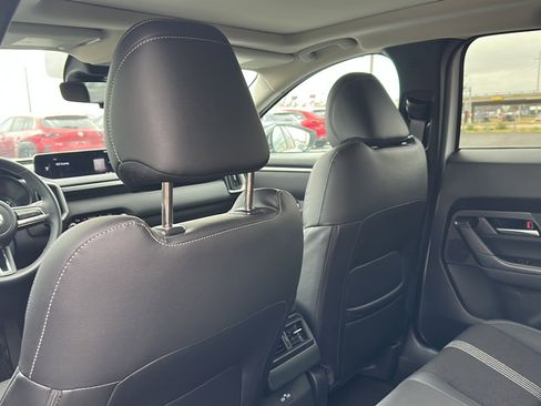 Used 2025 MAZDA CX-50 AWD 2.5 S w/ Premium Package image 17