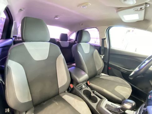 Used 2014 Ford Focus SE w/ SE Sport Package FWD image 25