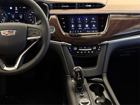 New 2025 Cadillac XT6 Premium Luxury w/ Platinum Package image 16