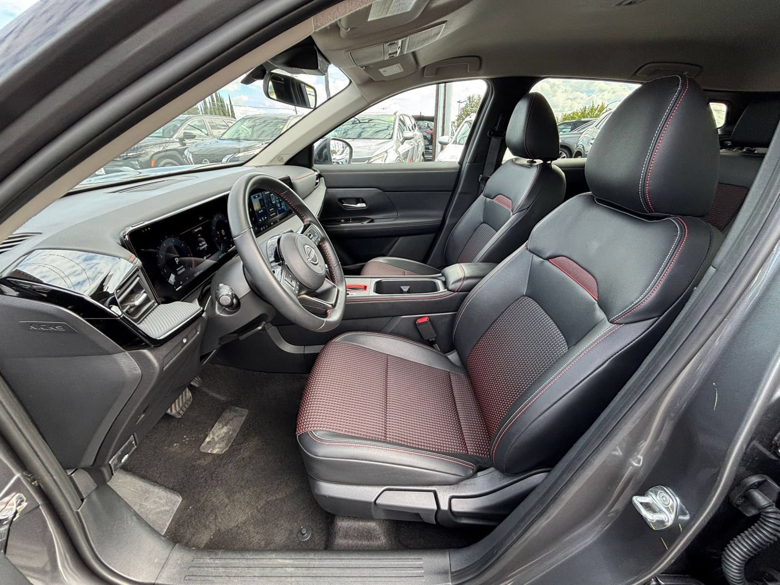 Used 2026 Nissan Kicks SR AWD/4WD image 25