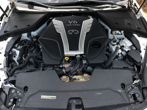 Used 2017 INFINITI Q60 Red Sport 400 AWD/4WD image 19
