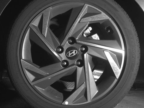 Used 2025 Hyundai Elantra SEL FWD image 14