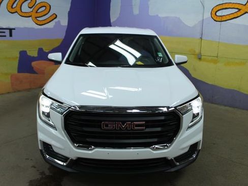 Used 2024 GMC Terrain SLE FWD image 6