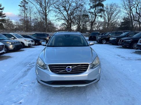 Used 2014 Volvo XC60 T6 image 2
