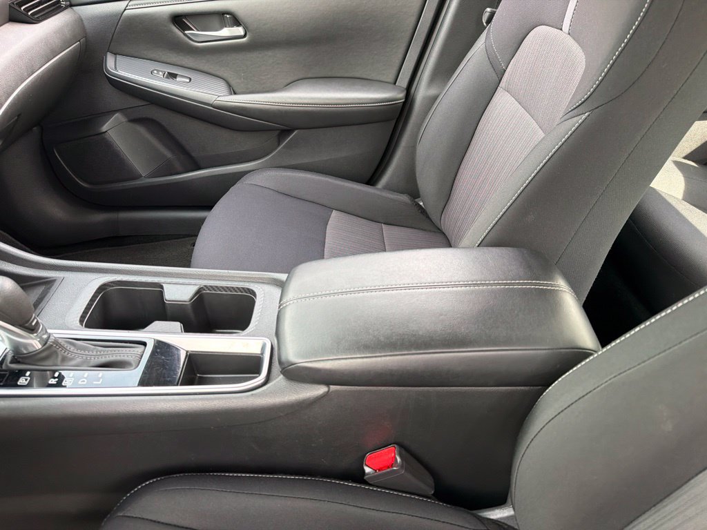 Used 2025 Nissan Sentra SV FWD image 13