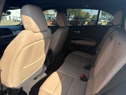 Used 2024 Cadillac XT4 Premium Luxury w/ Technology Package AWD/4WD image 8