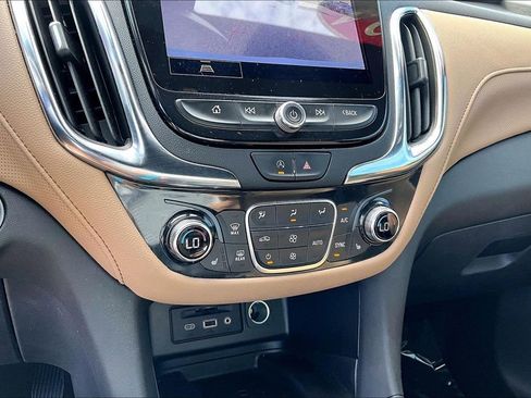 Used 2024 Chevrolet Equinox Premier FWD image 16