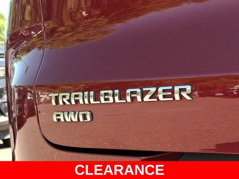 Used 2024 Chevrolet TrailBlazer LT AWD/4WD image 29