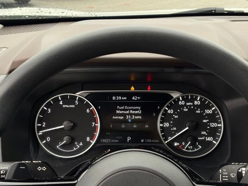 Certified 2023 Nissan Rogue SV image 18