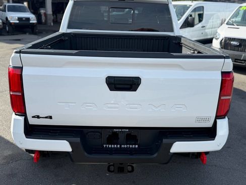 Used 2024 Toyota Tacoma TRD Off-Road w/ TRD Off Road Upgrade Package image 94