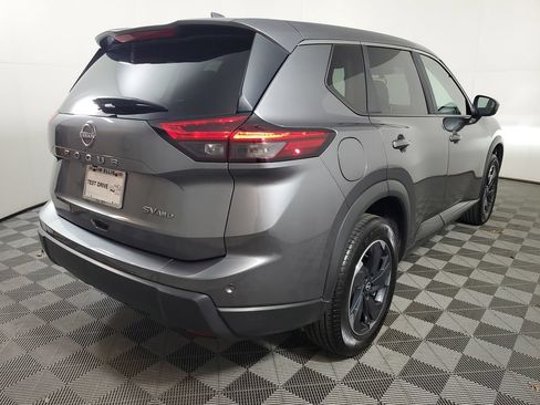 Used 2024 Nissan Rogue SV AWD/4WD image 6