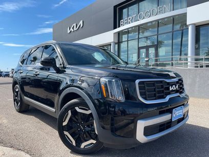 Used 2024 Kia Telluride S w/ S Sunroof Package