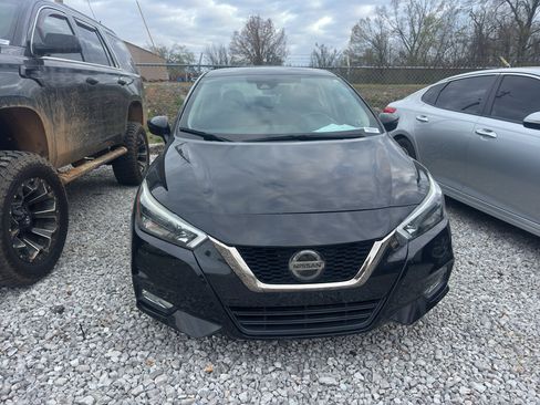 Used 2020 Nissan Versa SR image 3