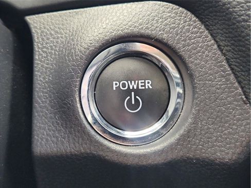 Used 2025 Toyota RAV4 XLE AWD/4WD image 16
