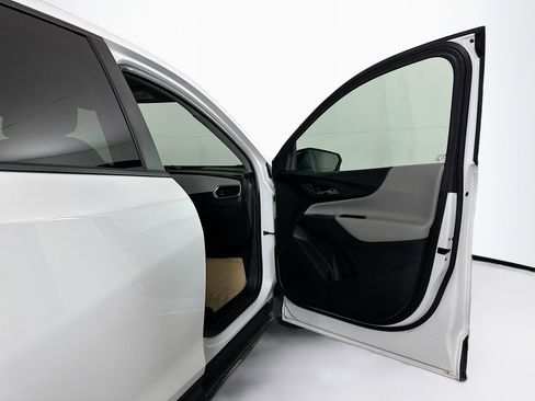 Used 2023 Chevrolet Equinox LS w/ LS Convenience Package image 30